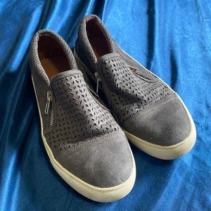 fancy sneakers size 7.5